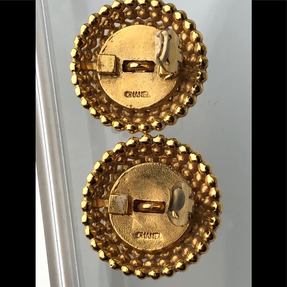 Vtg 80’s CHANEL RARE CC Logo Lrg Clip On Earrings - Picture 7 of 9